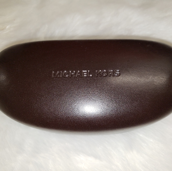 MICHAEL KORS HARD SUNGLASS CASE - Picture 2 of 3